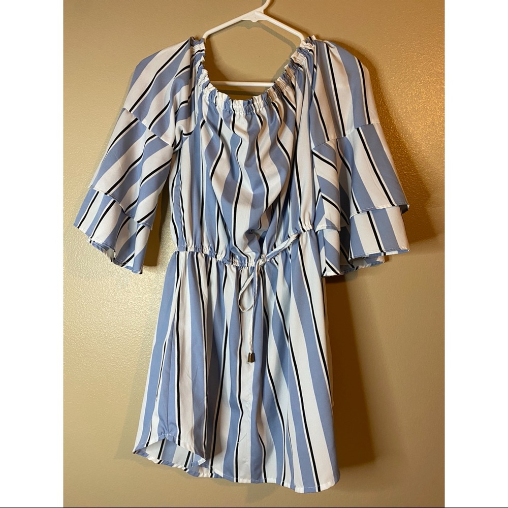 Off the shoulders blue dress
